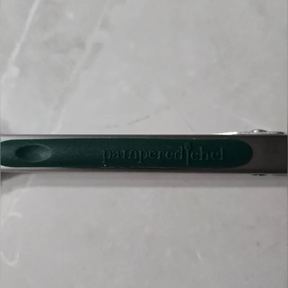 Green Pampered Chef Holiday Oven Mitt Tongs - Picture 4 of 4